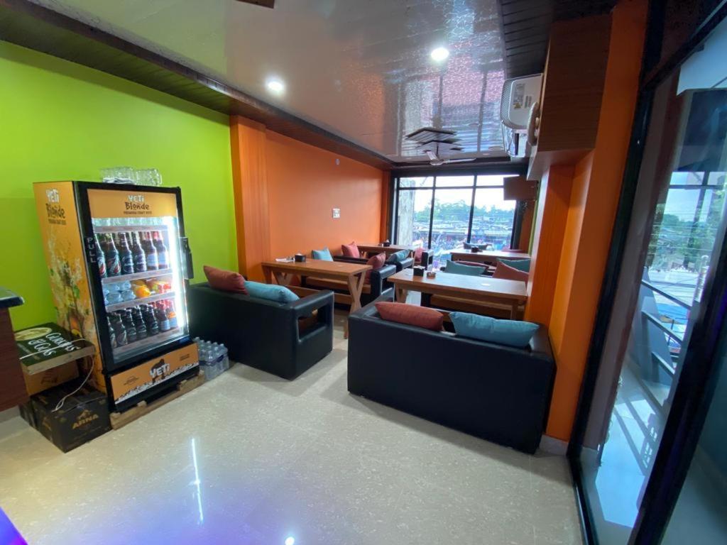 Hotel Kjs Inn Bahasi Bagian luar foto